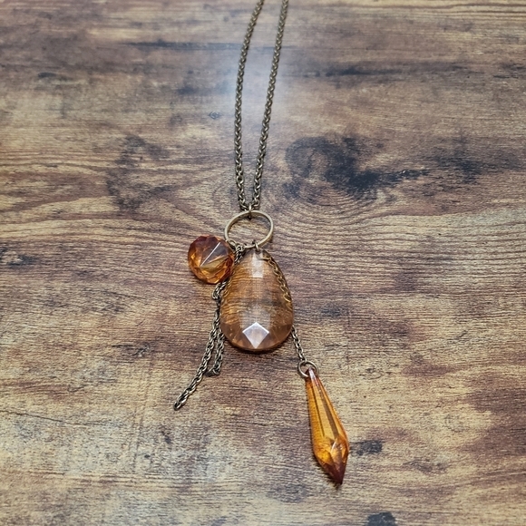 3/$15 amber colored gems statement necklace - Picture 1 of 6